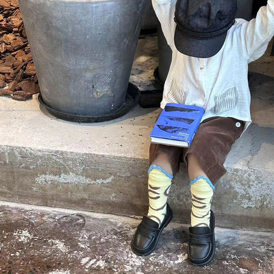 標準厚さ 3-6 歳の男の子と女の子のための綿の魚口靴下