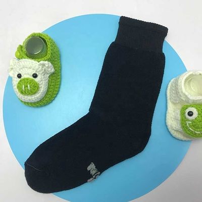 乗組員用靴下で 冬の冒険で快適で快適に過ごしてください