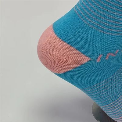オーダーメイド カラーフルメンズ 靴下 ロゴ 位置 その他 80% 毛毛綿 17% ポリアミド 3% スパンデックス