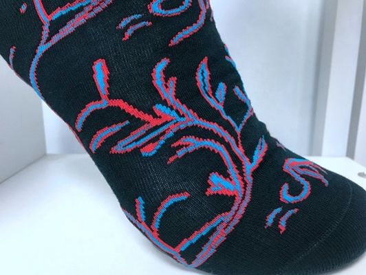 男性用ロングソックス 5% スパンデックス素材で色彩豊かなデザイン