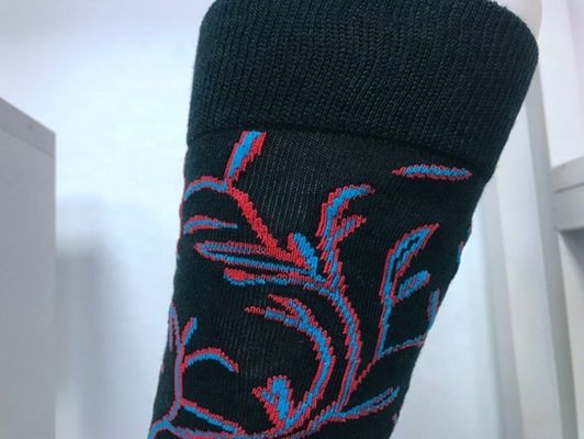 男性用ロングソックス 5% スパンデックス素材で色彩豊かなデザイン