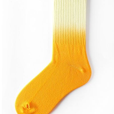 ワイ 染め 靴下 男性 や 女性 の 売れる 靴下 色とりどりの 綿 を 掴む