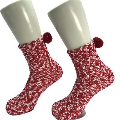 厚い暖かい ふわふわの女の子 クリスマス靴下 普通のサンゴの毛皮 ホームフロア プレゼント付き靴下