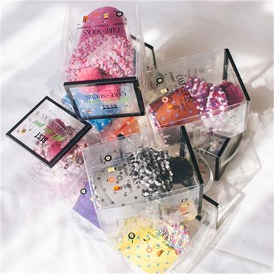 クリエイティブなアクセサリーボールデザインとDOTパターン